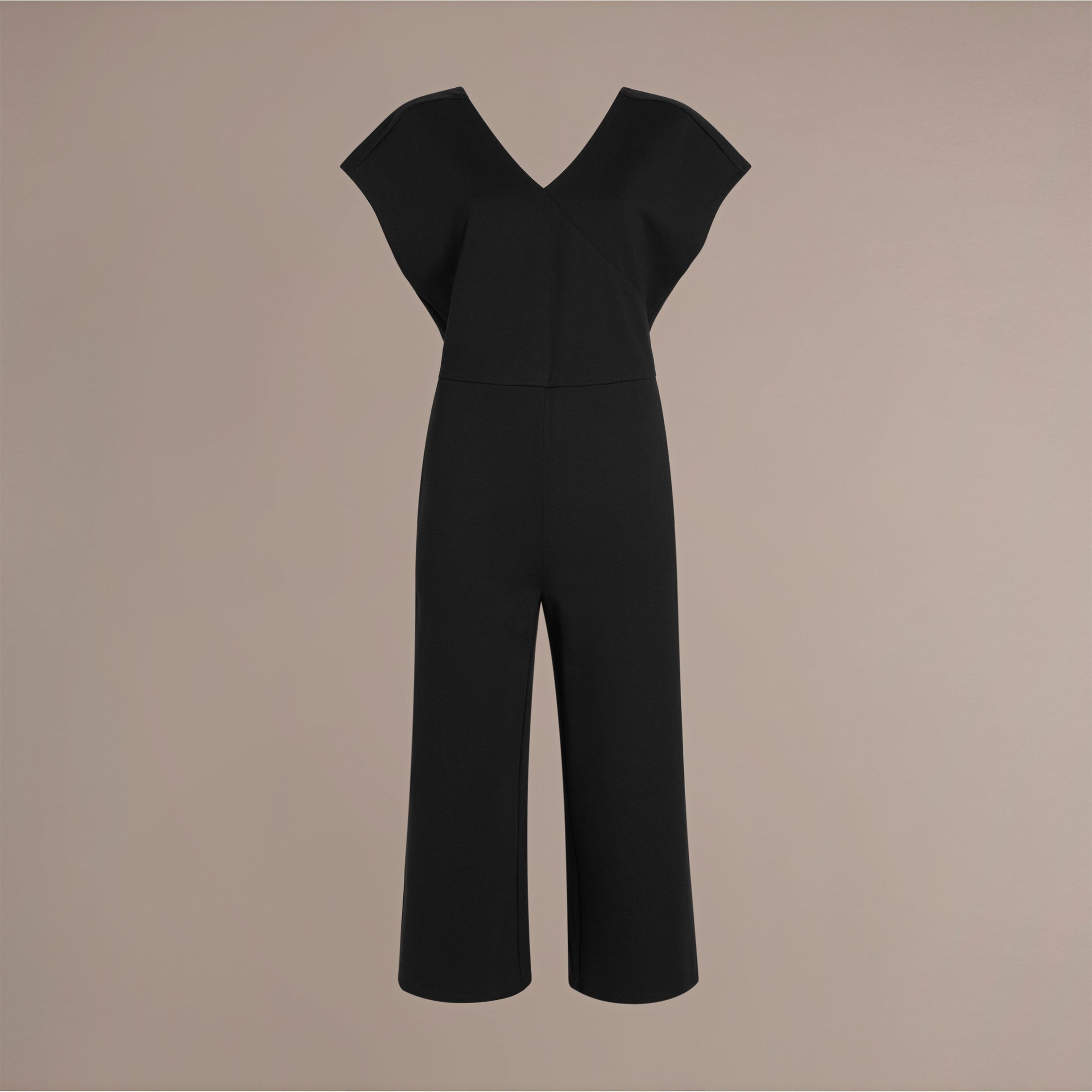 (Black)