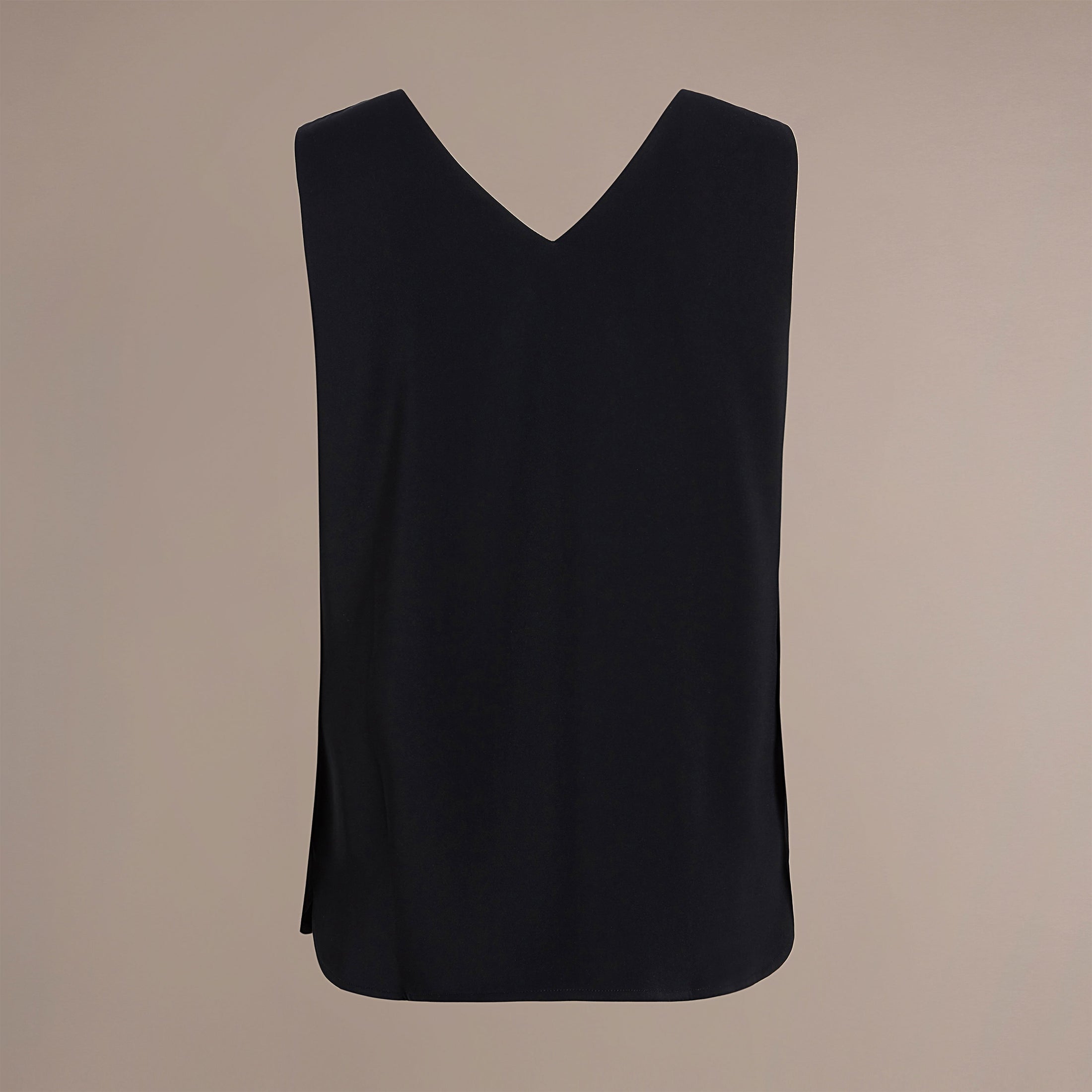 (Black)