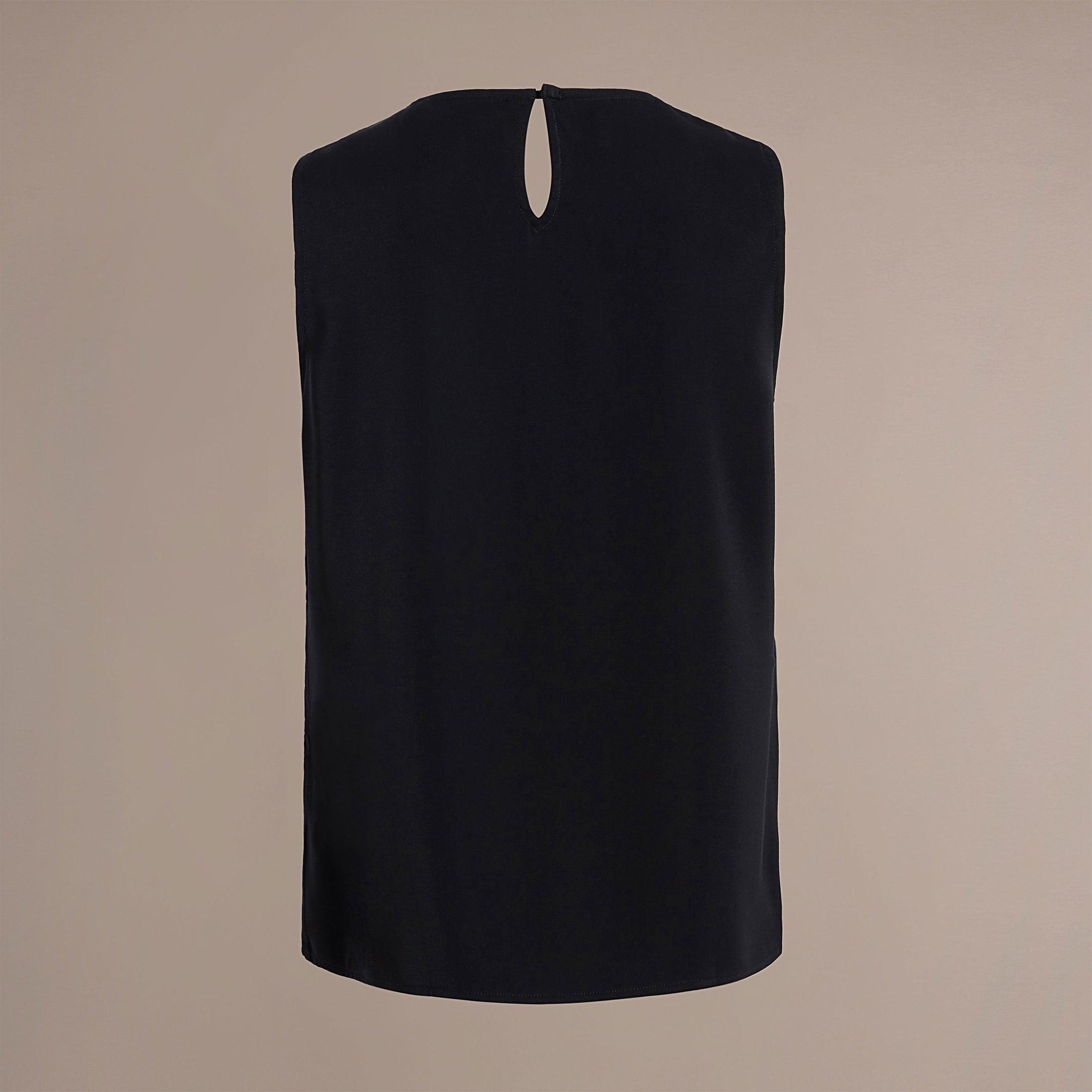 (Black)