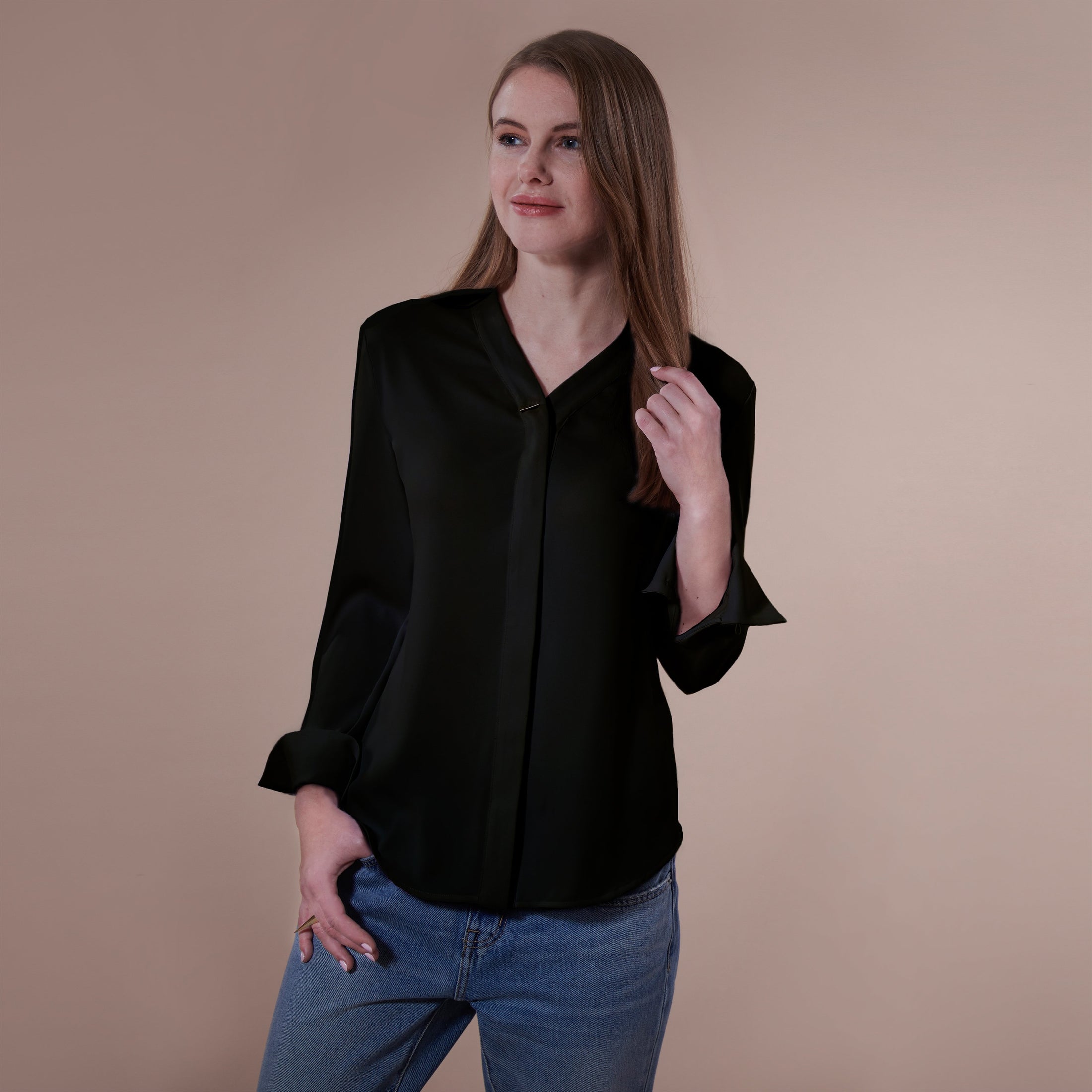 (Black)