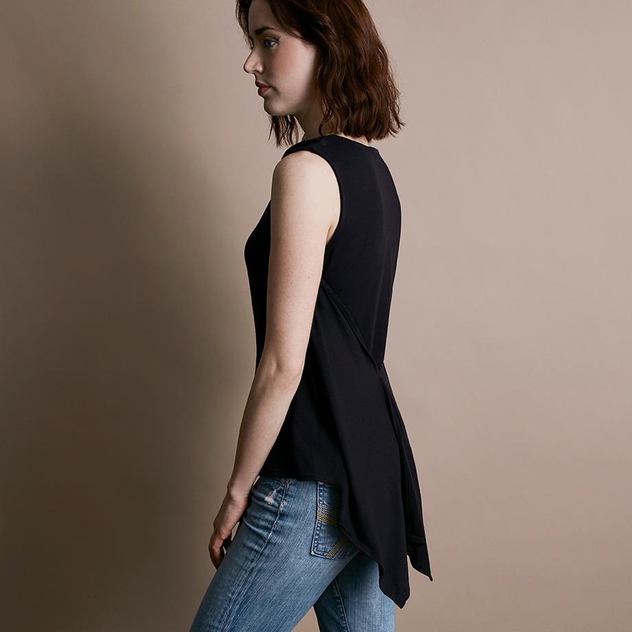 (Black)