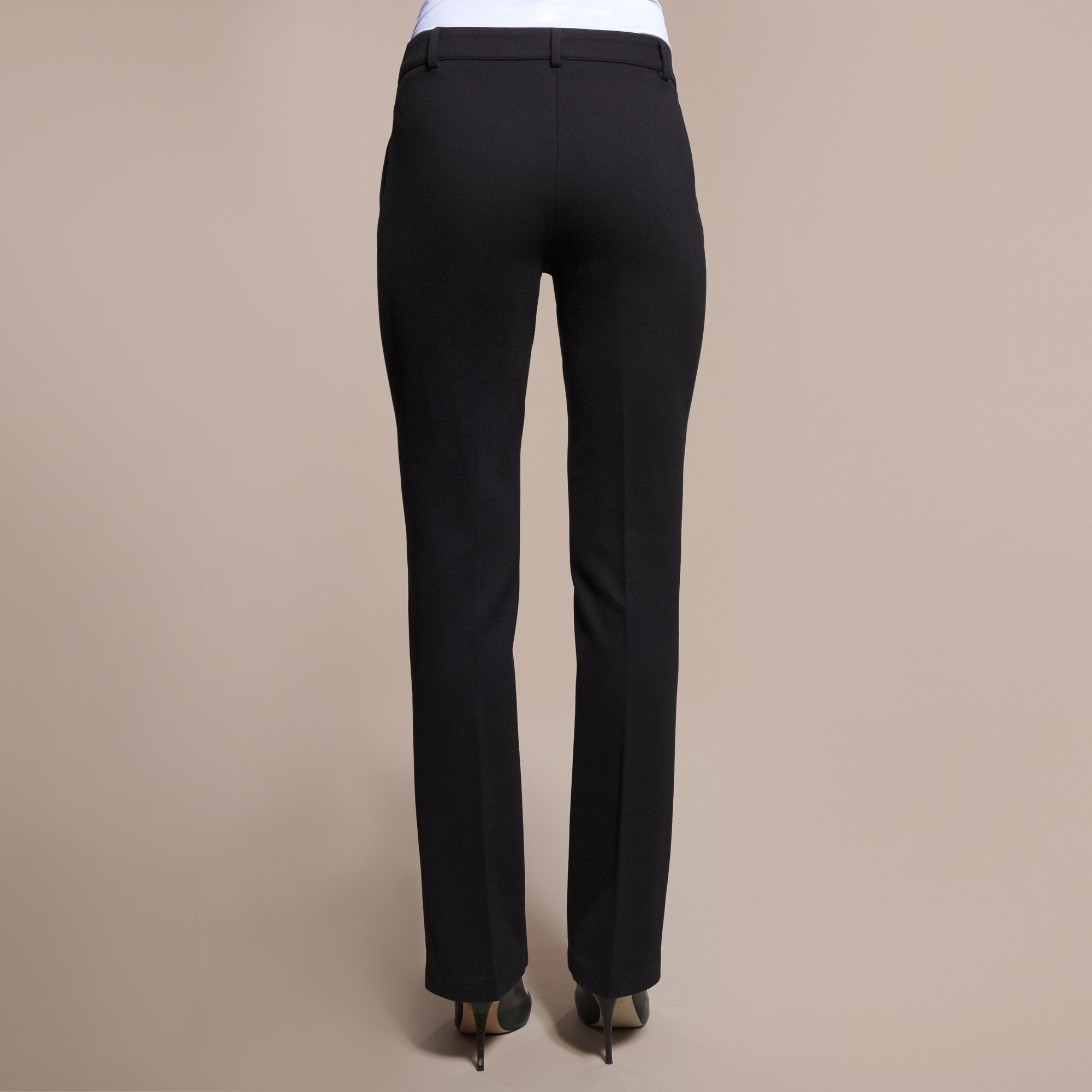 (Black)