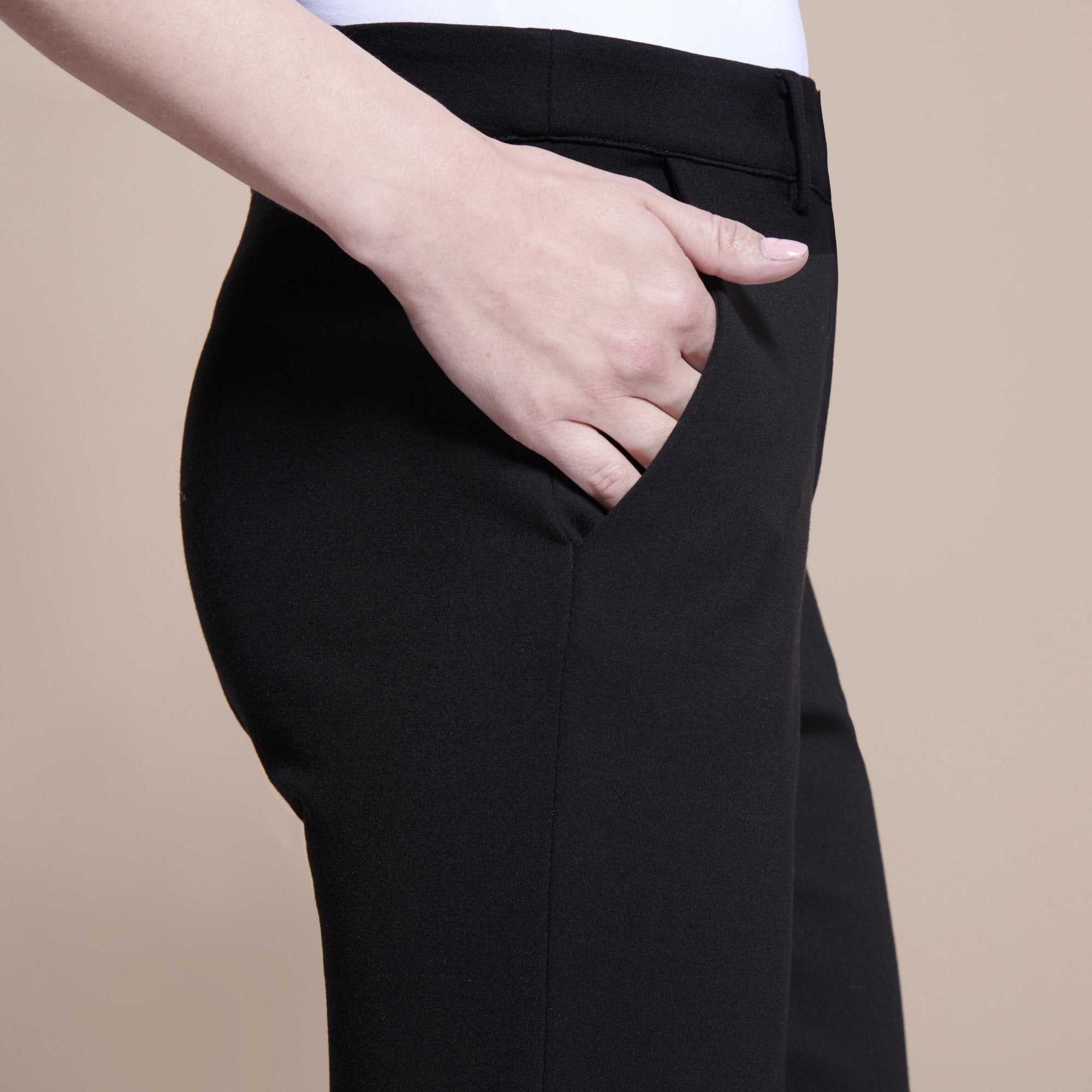 (Black)