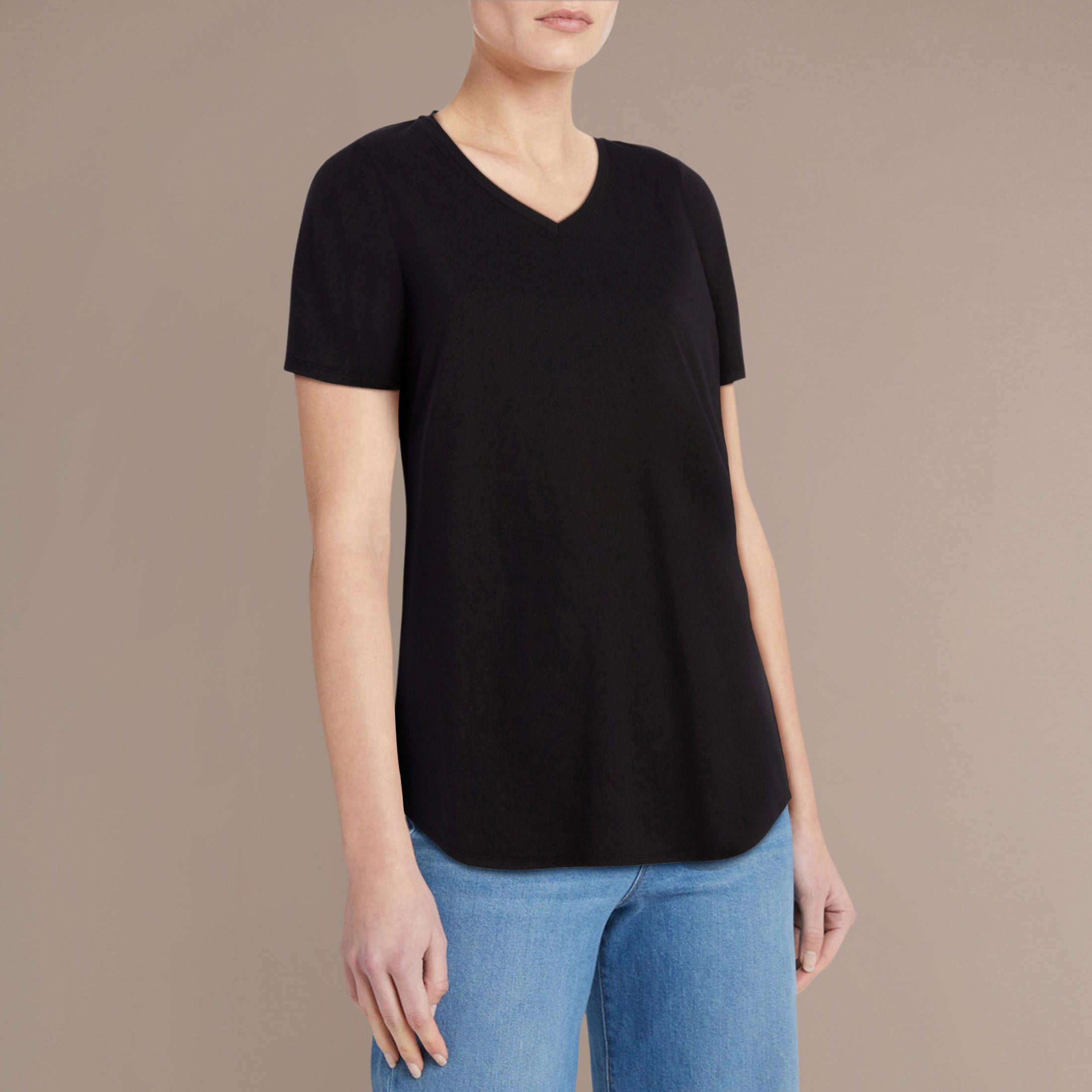 (Black)